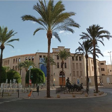 Estudio B Cerca De La Plaza De Toros Аликанте Экстерьер фото